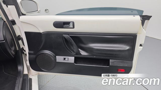 Volkswagen Beatle 2011 — photo 18