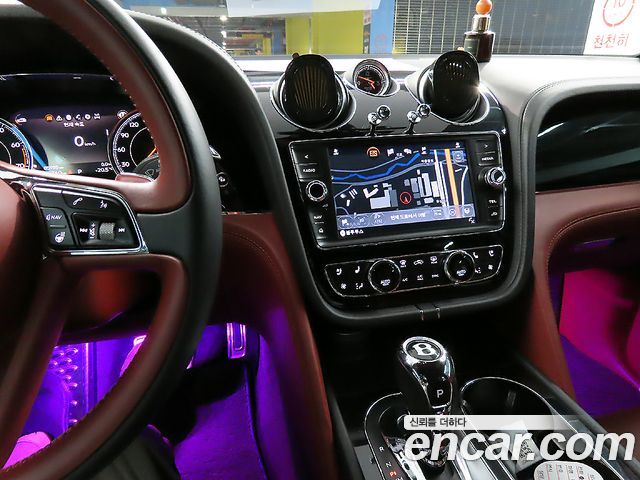 Bentley Bentayga 2018 — photo 12