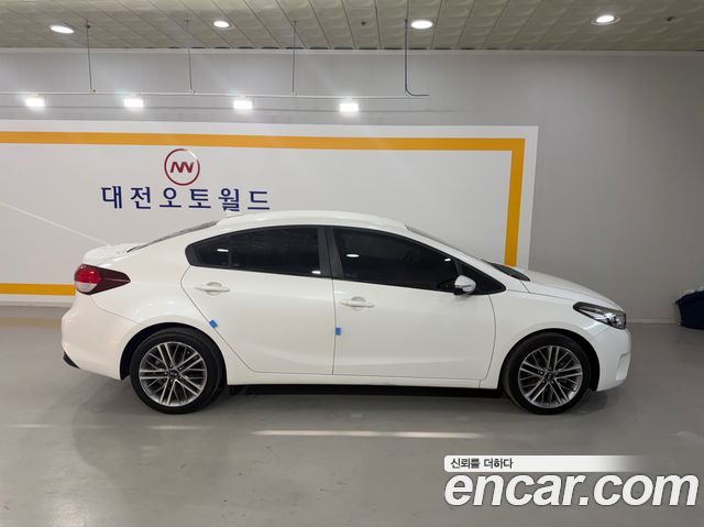 Kia K3 2017 — photo 8