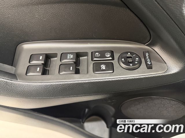 Kia K3 2017 — photo 18