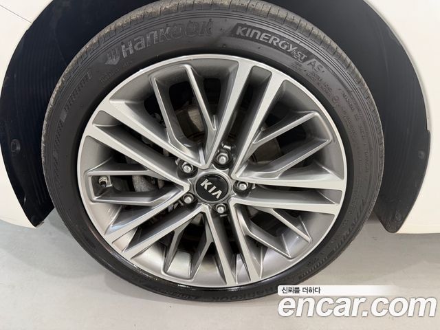 Kia K3 2017 — photo 19