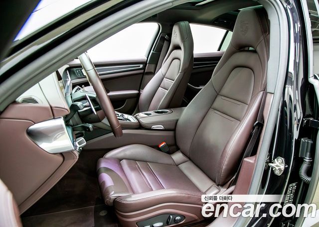 Porsche Panamera 2023 — photo 9