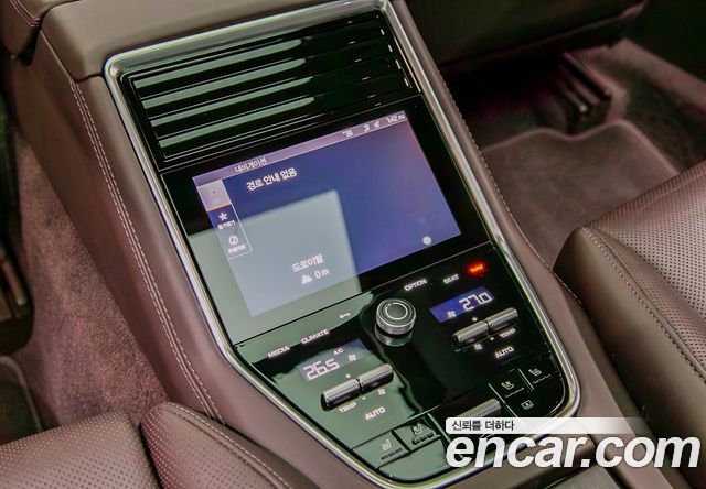 Porsche Panamera 2023 — photo 16