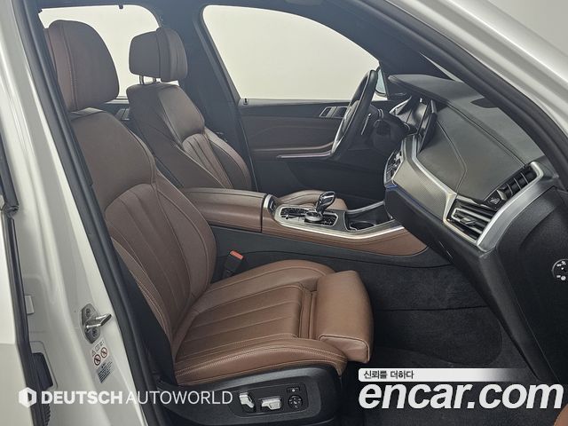 BMW X5 2021 — photo 10