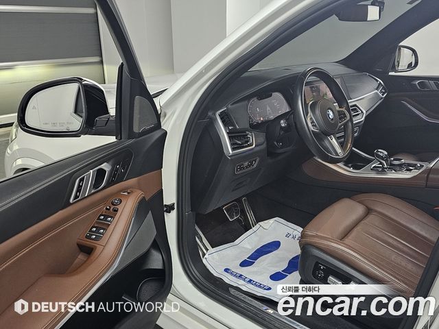 BMW X5 2021 — photo 11