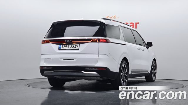 Kia Canival 2022 — photo 2