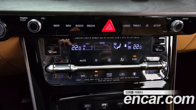 Kia Canival 2022 — photo 17