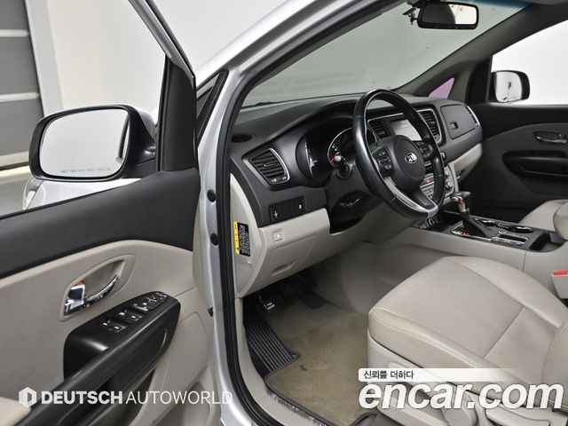 Kia Canival 2020 — photo 11