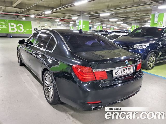 BMW 7-Series 2012 — photo 3