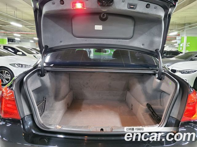 BMW 7-Series 2012 — photo 10