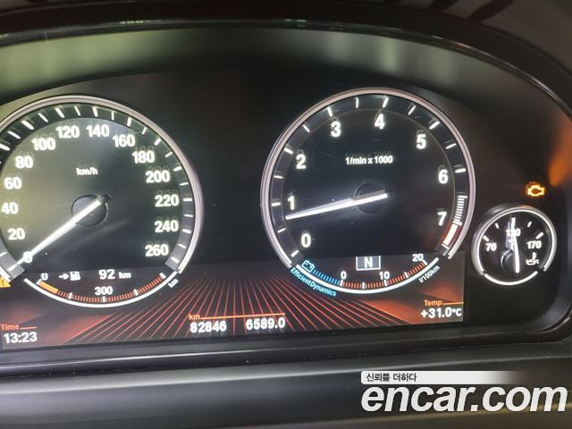 BMW 7-Series 2012 — photo 11