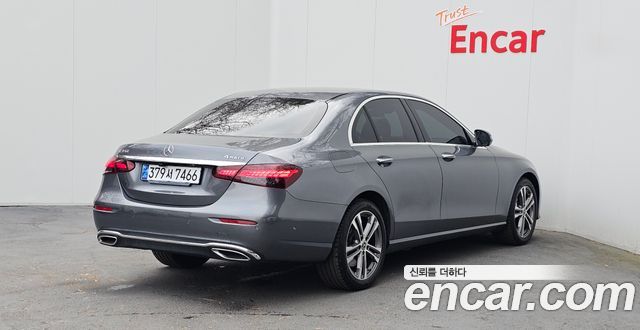 Mercedes-Benz E-Class 2021 — photo 2