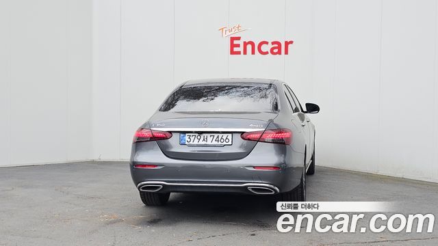 Mercedes-Benz E-Class 2021 — photo 4