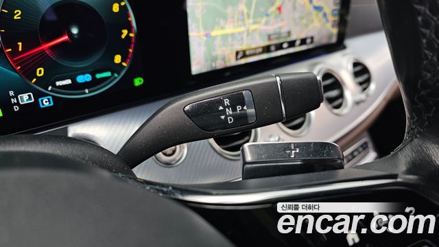 Mercedes-Benz E-Class 2021 — photo 9