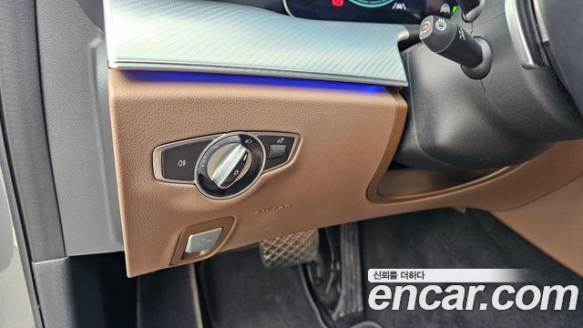 Mercedes-Benz E-Class 2021 — photo 17
