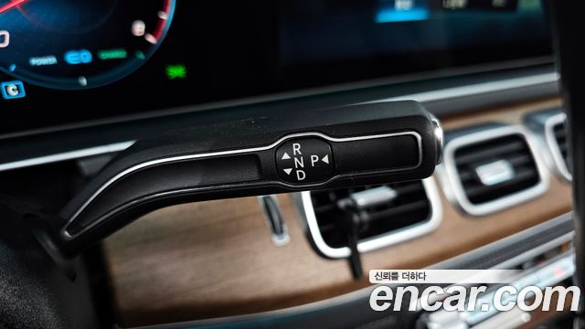 Mercedes-Benz GLE-Class 2021 — photo 9