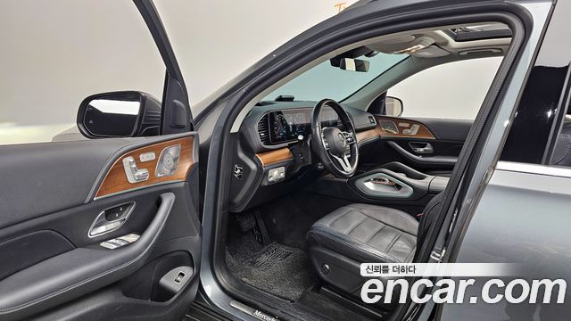 Mercedes-Benz GLE-Class 2021 — photo 10