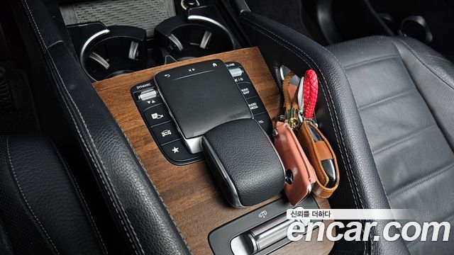 Mercedes-Benz GLE-Class 2021 — photo 16