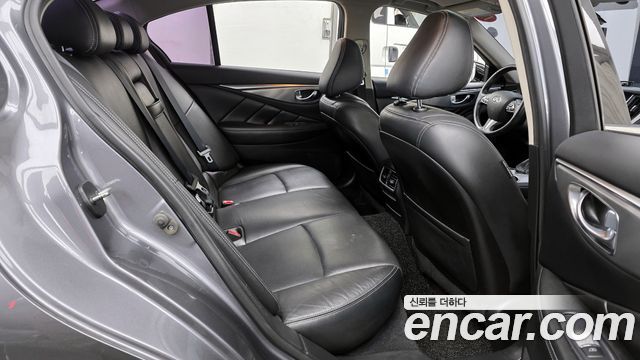 Infiniti Q50 2016 — photo 12