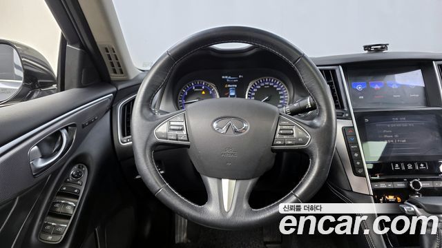 Infiniti Q50 2016 — photo 13