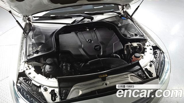 Mercedes-Benz C-Class 2018 — photo 6