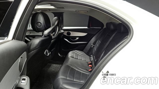 Mercedes-Benz C-Class 2018 — photo 12