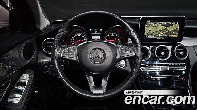 Mercedes-Benz C-Class 2018 — photo 13