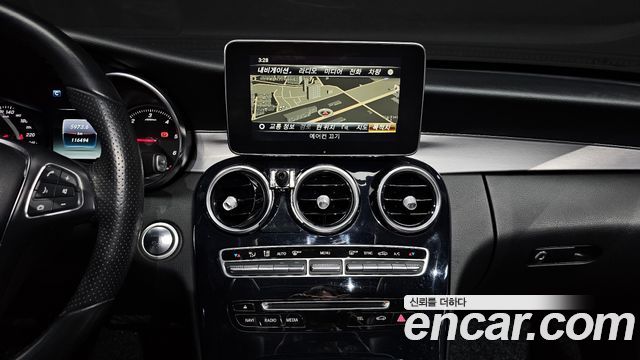 Mercedes-Benz C-Class 2018 — photo 15