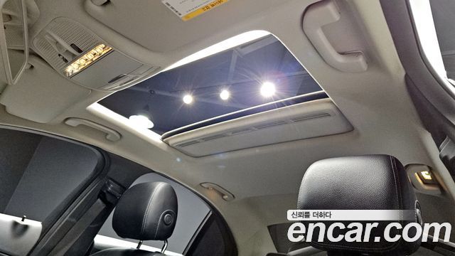 Mercedes-Benz C-Class 2018 — photo 17