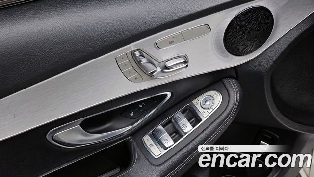 Mercedes-Benz C-Class 2018 — photo 18