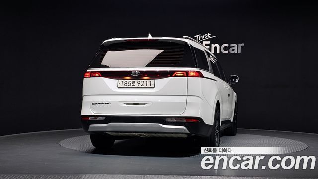 Kia Canival 2021 — photo 4