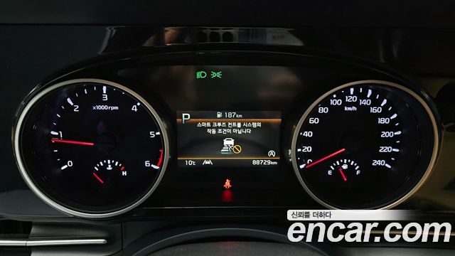 Kia Canival 2021 — photo 8