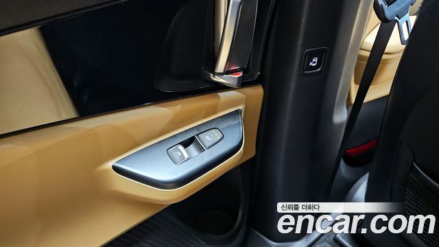 Kia Canival 2021 — photo 17