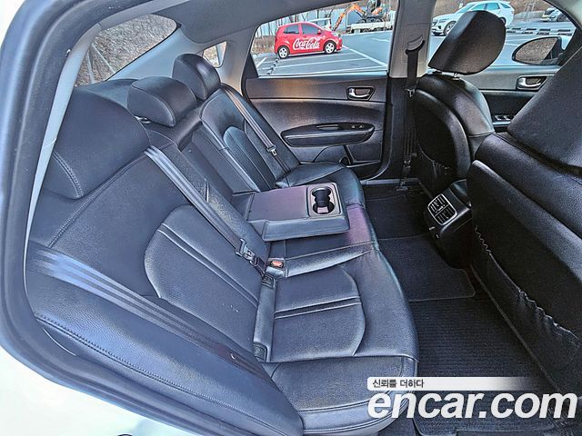 Kia K5 2016 — photo 10