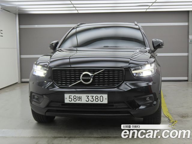 Volvo XC40 2019 — photo 2