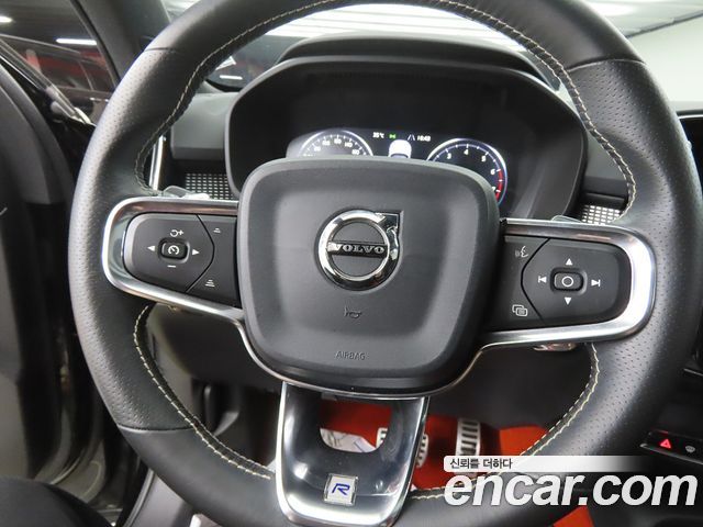 Volvo XC40 2019 — photo 8