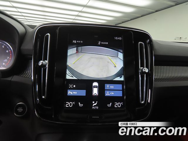 Volvo XC40 2019 — photo 14