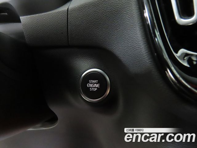 Volvo XC40 2019 — photo 17