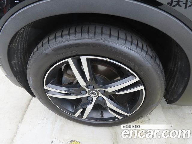 Volvo XC40 2019 — photo 20