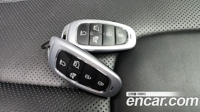 Hyundai Santafe 2021 — photo 18