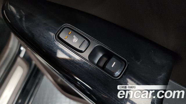 Kia K7 2016 — photo 18