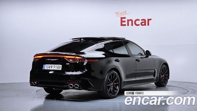 Kia Stinger 2023 — photo 2