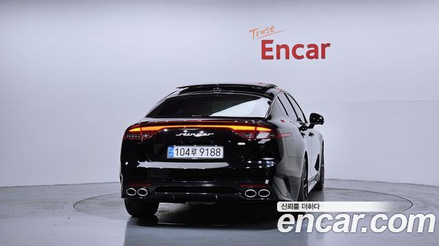 Kia Stinger 2023 — photo 4