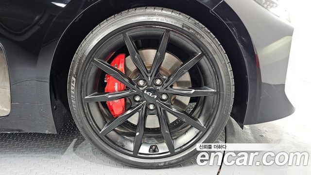 Kia Stinger 2023 — photo 5