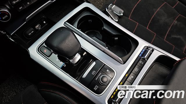 Kia Stinger 2023 — photo 9