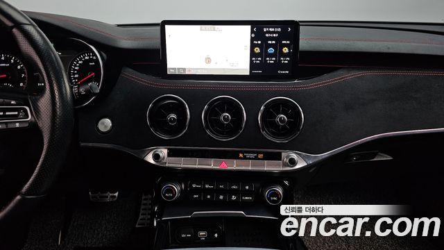 Kia Stinger 2023 — photo 15