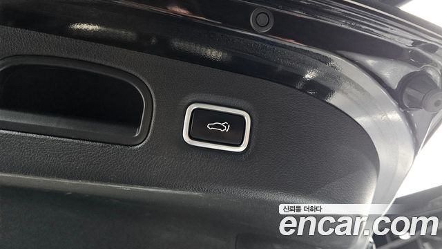 Kia Stinger 2023 — photo 19