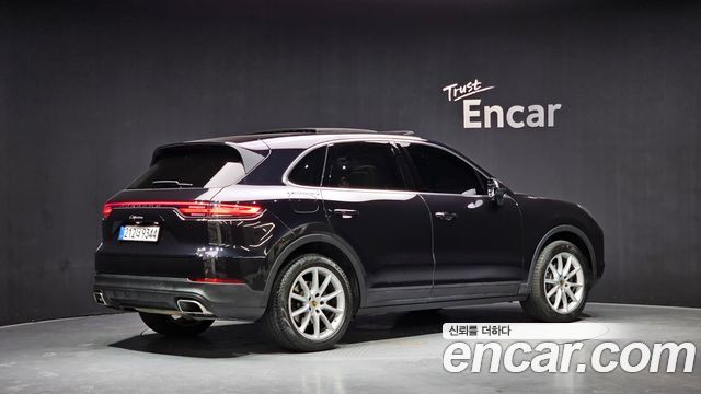 Porsche Cayenne 2019 — photo 2