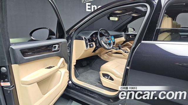 Porsche Cayenne 2019 — photo 10
