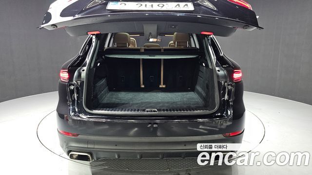Porsche Cayenne 2019 — photo 20